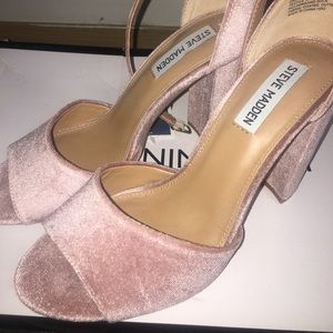 Steve Madden pink velour heel